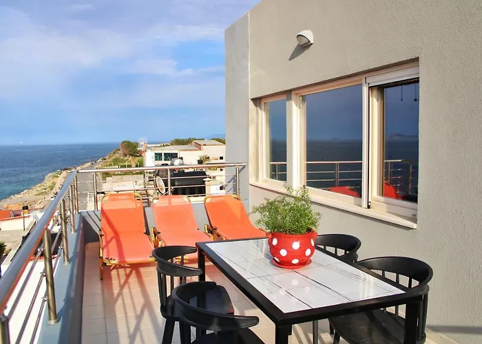 Maxim Apartment